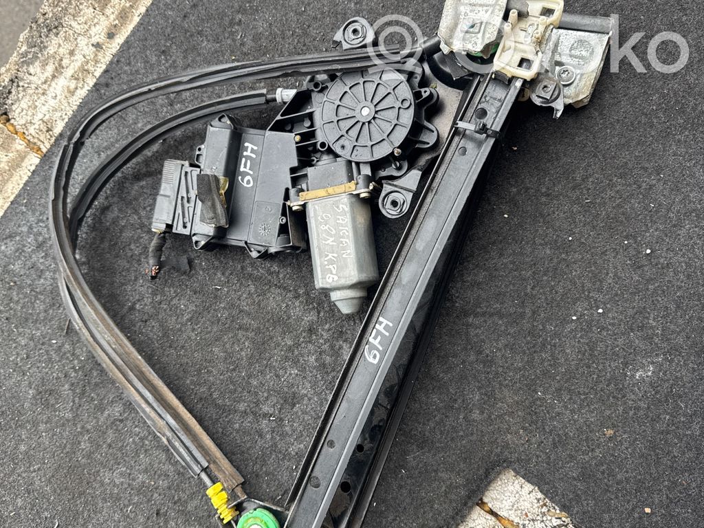 Elektryczny podnośnik szyby drzwi tylnych   05075511,7M0959811A,95VW14A389BB
