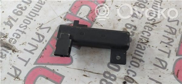 Volkswagen Touareg I Radio antena 