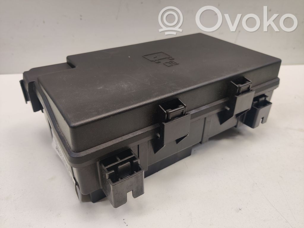 Dodge Durango III Fuse module 