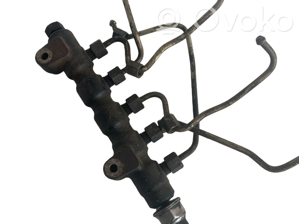 Fuel distributor