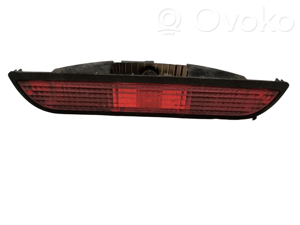 Kolmas/lisäjarruvalo   265907079R