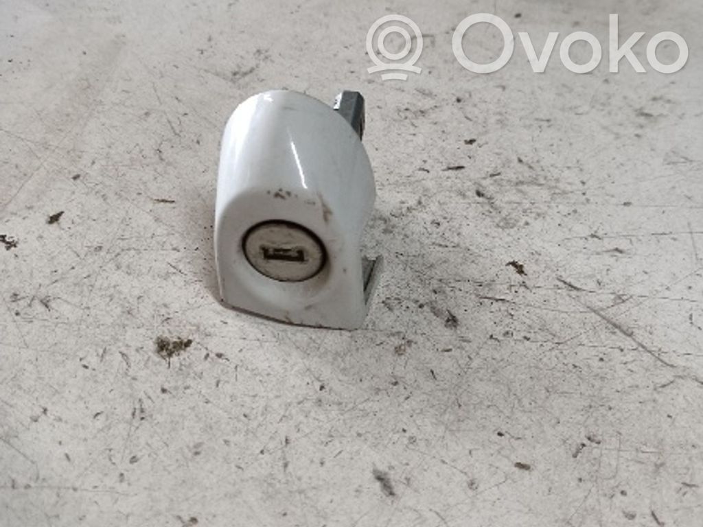 Hub lock