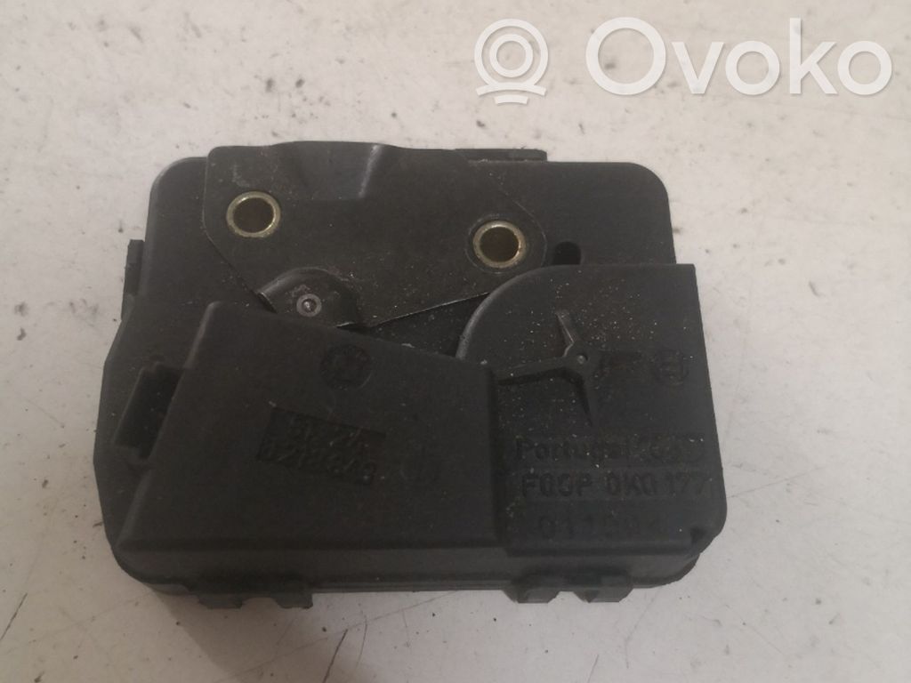 BMW 3 E46 Aizmugurējā pārsega slēdzene 