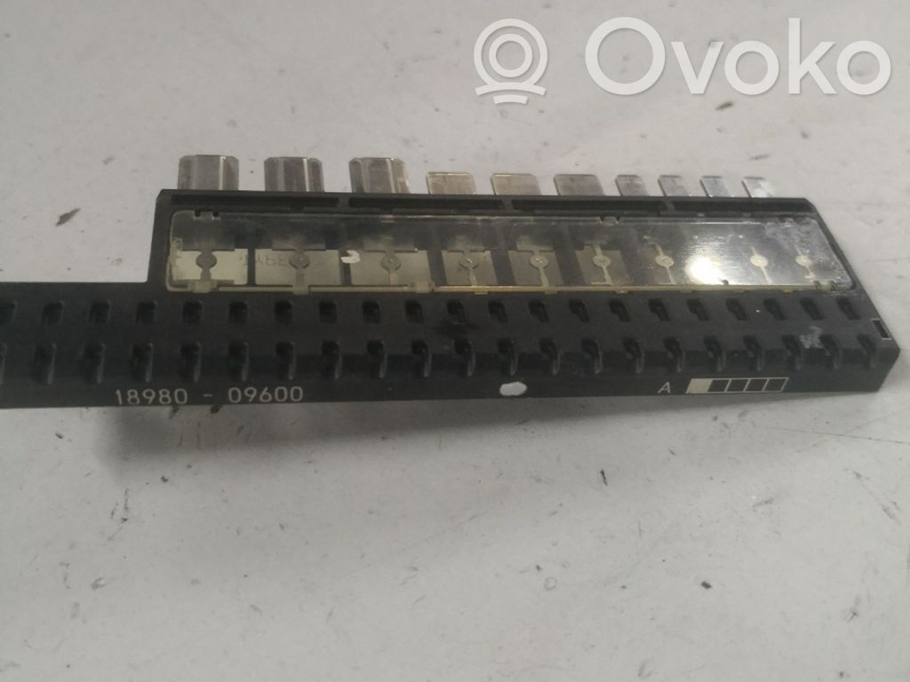 Fusible   1898009600