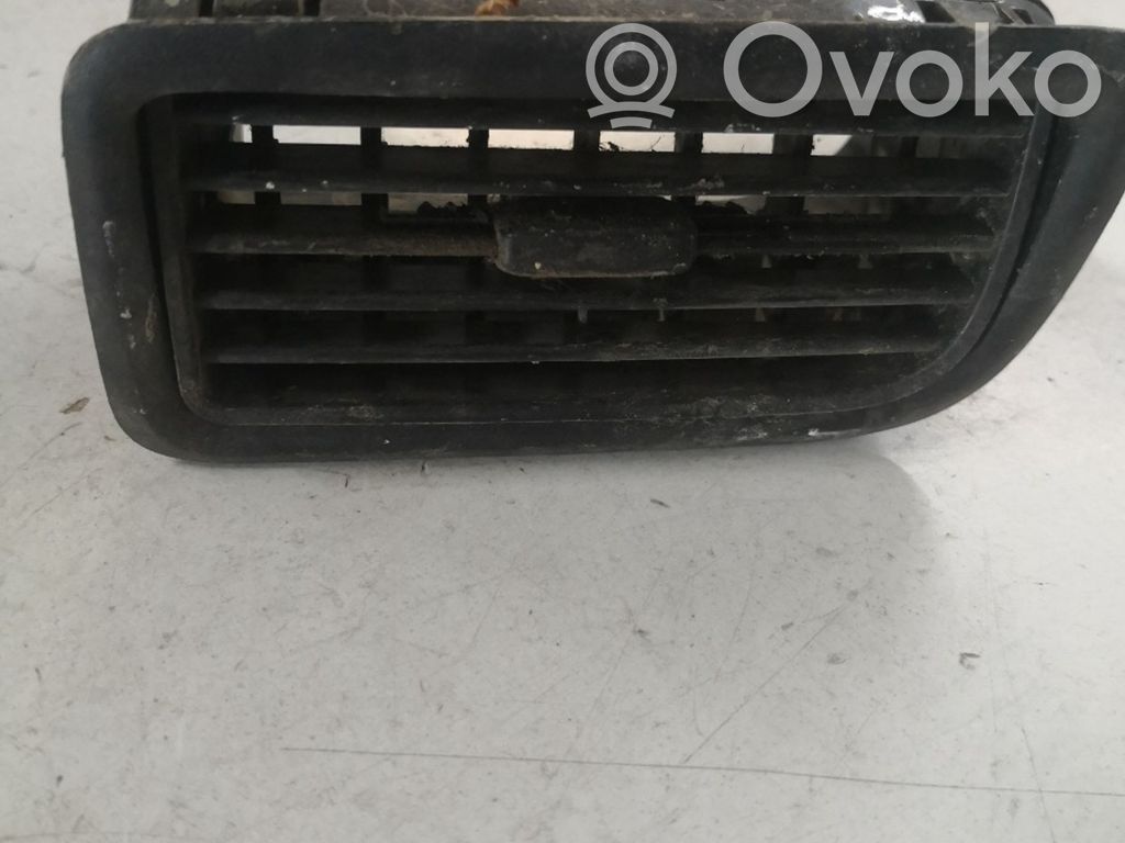 Opel Combo D Centrinės oro grotelės 