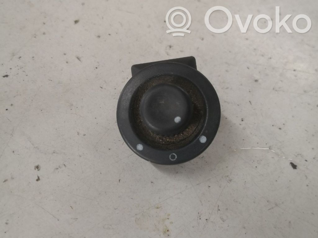 Dacia Logan I Wing mirror switch 