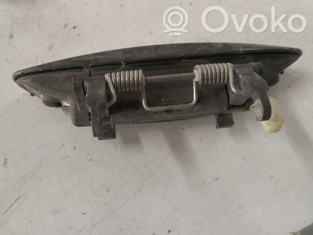 Manecilla externa puerta delantera   8E0839207