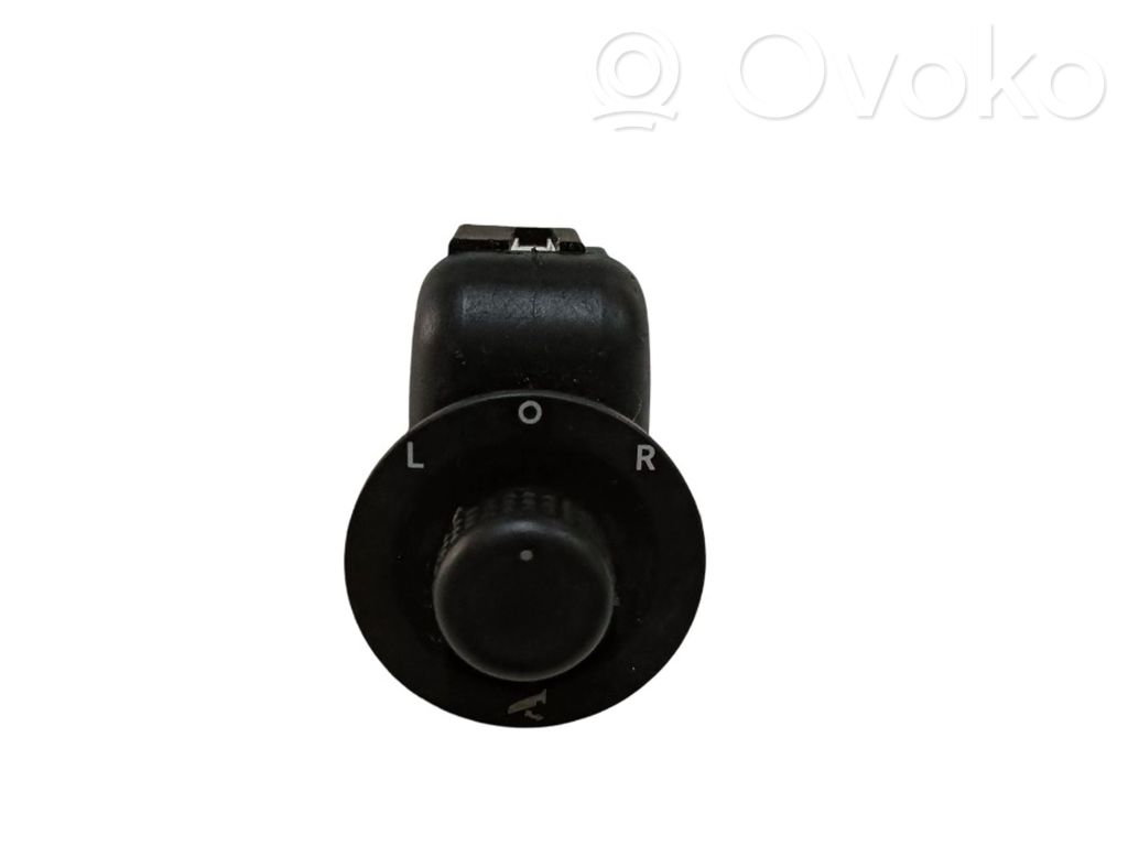 Wing mirror switch   04692789AA