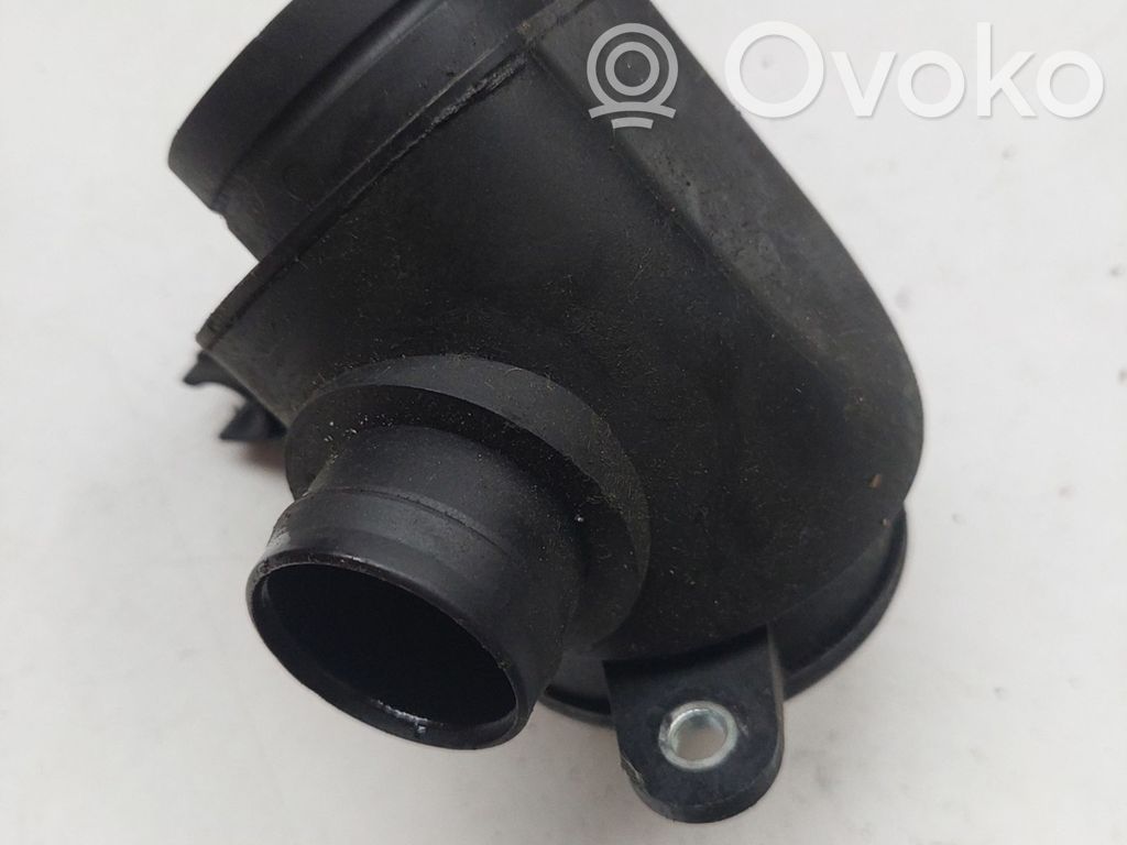 Audi A4 S4 B8 8K Turboahtimen ilmanoton letku 