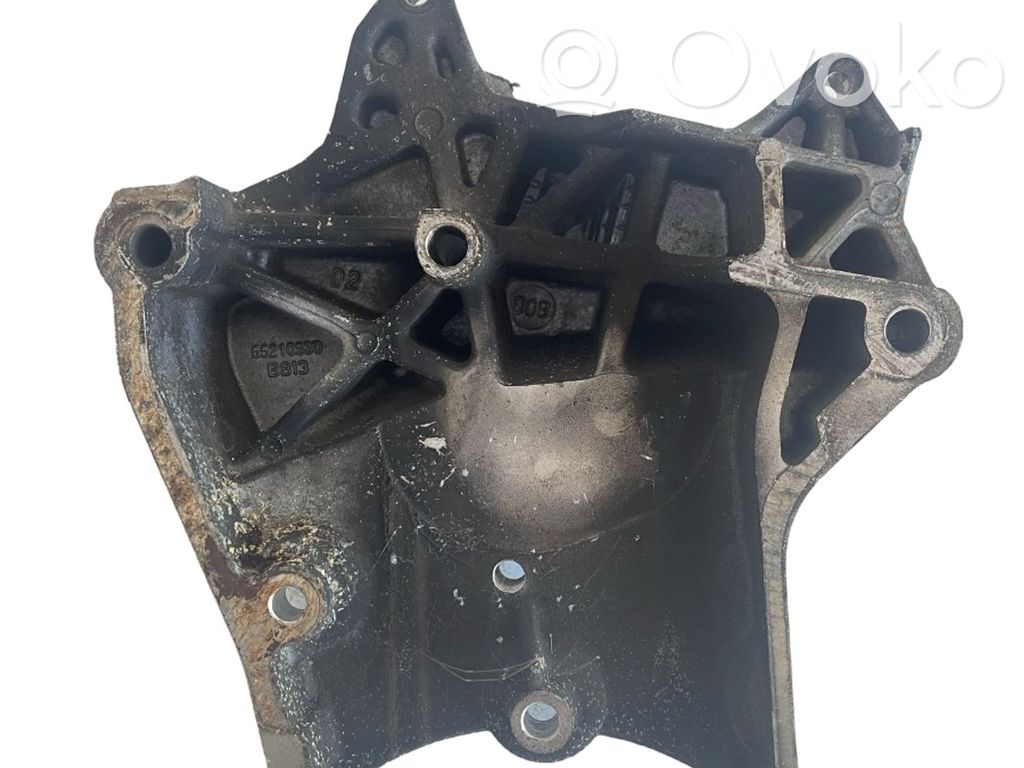Opel Vectra C Engine mount bracket 
