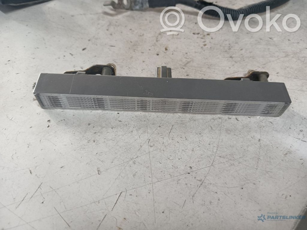 Luz de freno adicional/tercera   8157005100