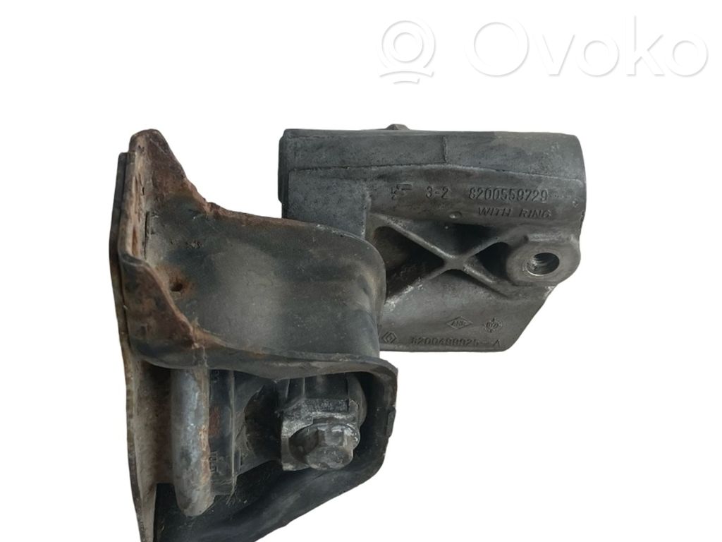 Engine mount bracket   8200559729