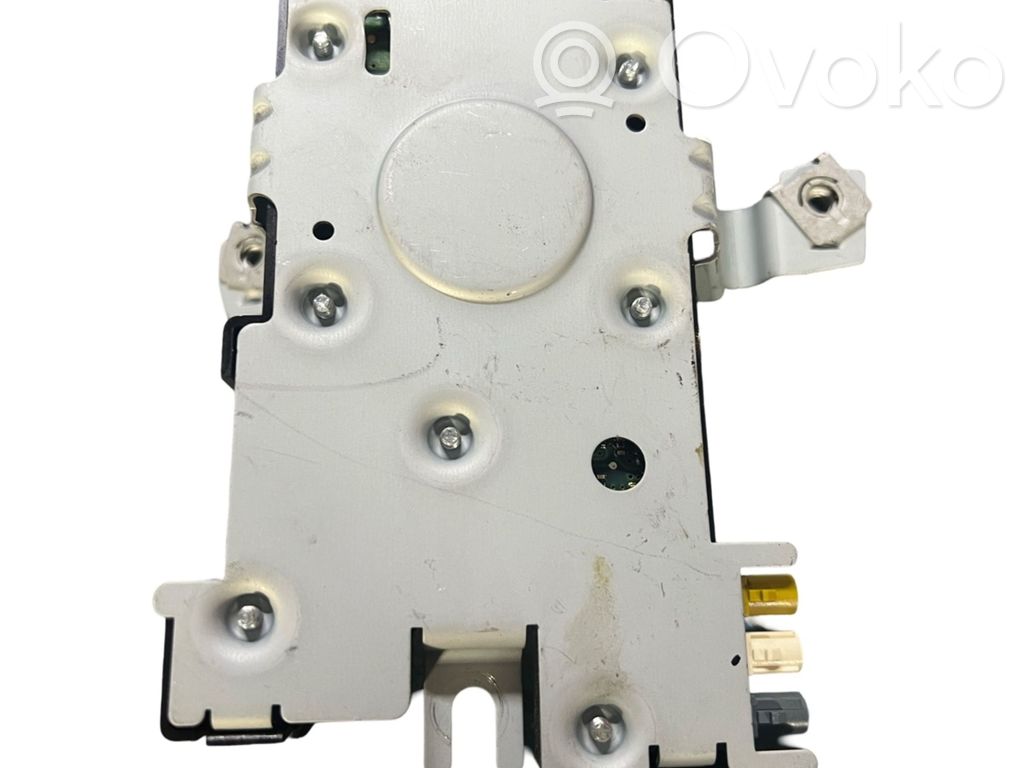 Antenos stiprintuvas   8P4035225