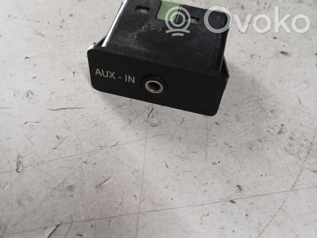 BMW X1 E84 USB jungtis 