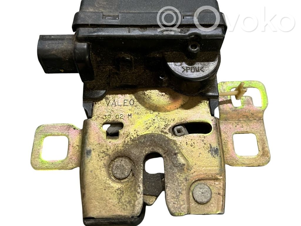 Tailgate window lock/catch/latch   7112349