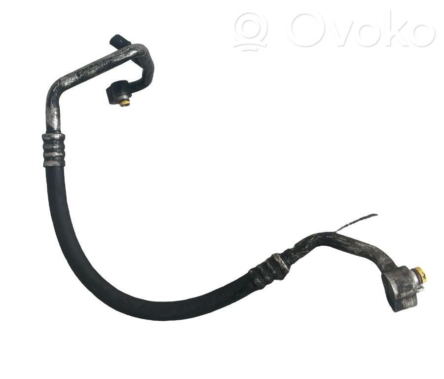 Volkswagen Touareg I Ilmastointilaitteen putki (A/C) 