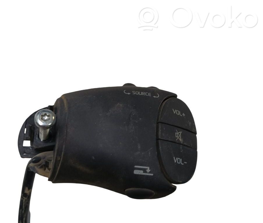 Dacia Duster Boutons / interrupteurs volant 