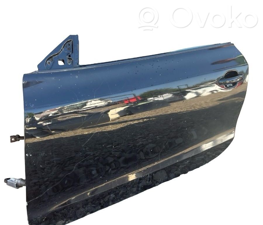 Puerta delantera   8T0831051C