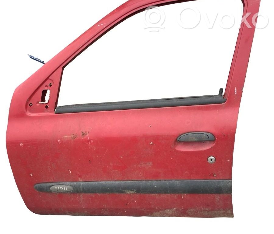 Renault Clio III Puerta delantera 