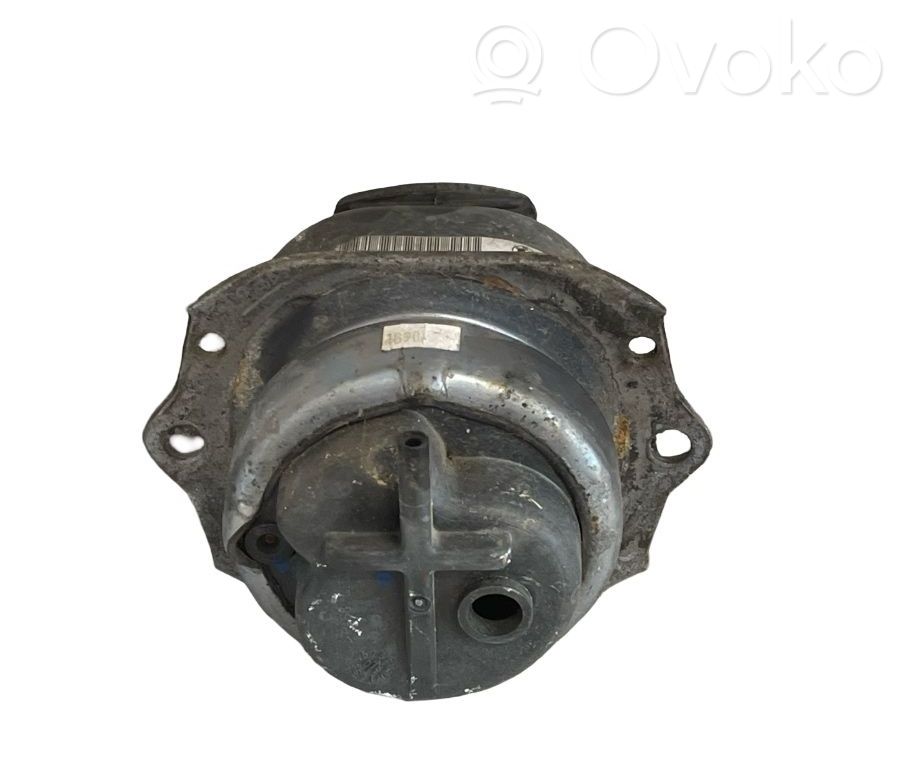 BMW X5 E70 Engine mount bracket 