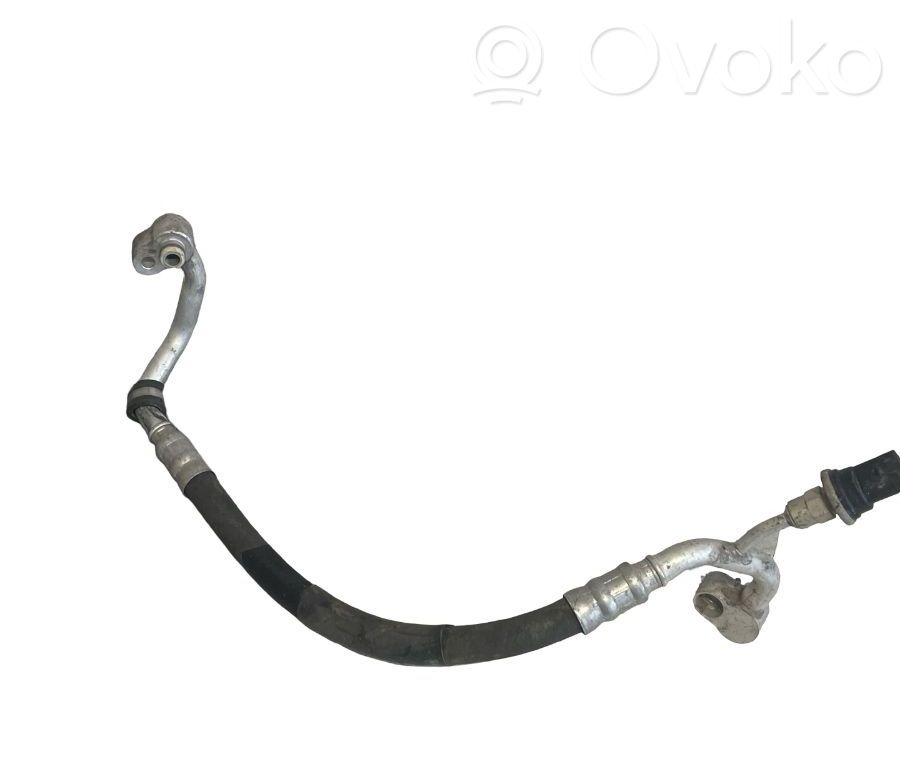 Volkswagen Golf V Ilmastointilaitteen putki (A/C) 