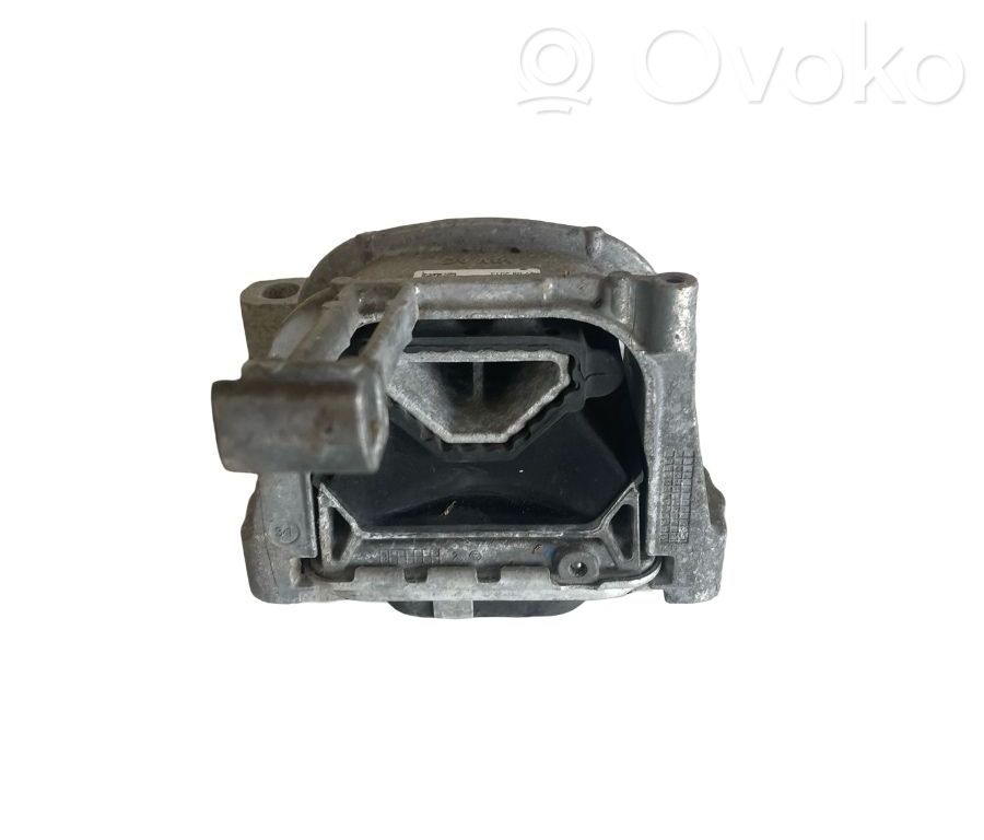 Volkswagen Golf VII Engine mount bracket 