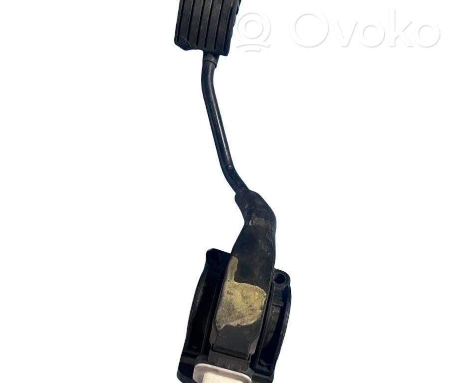 Akceleratoriaus pedalas   F00C3E2429
