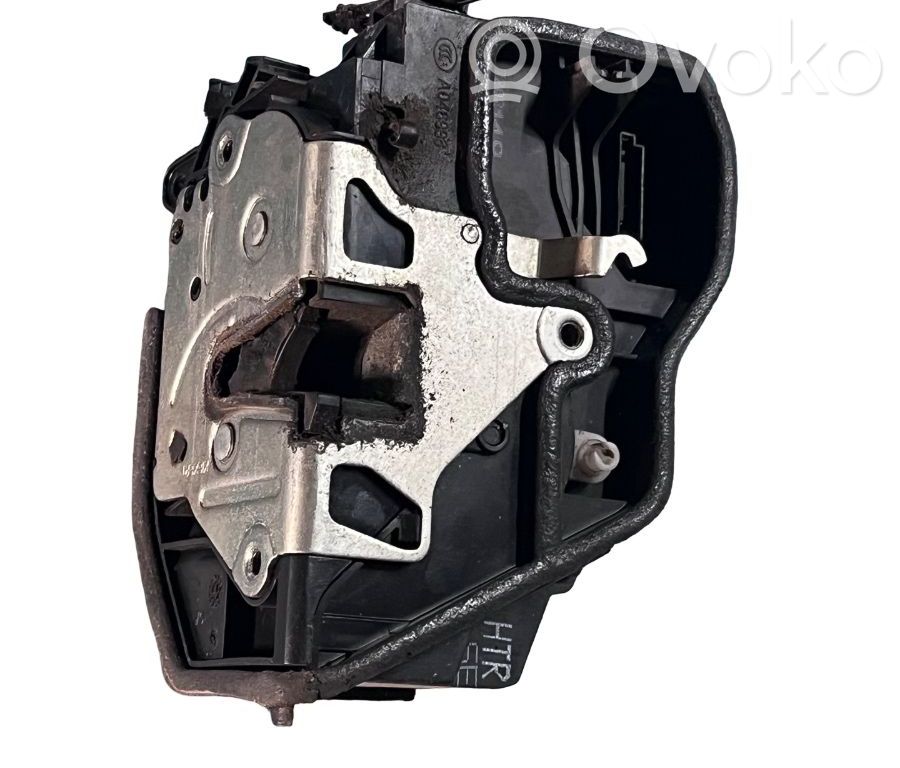 Rear door lock   7202148