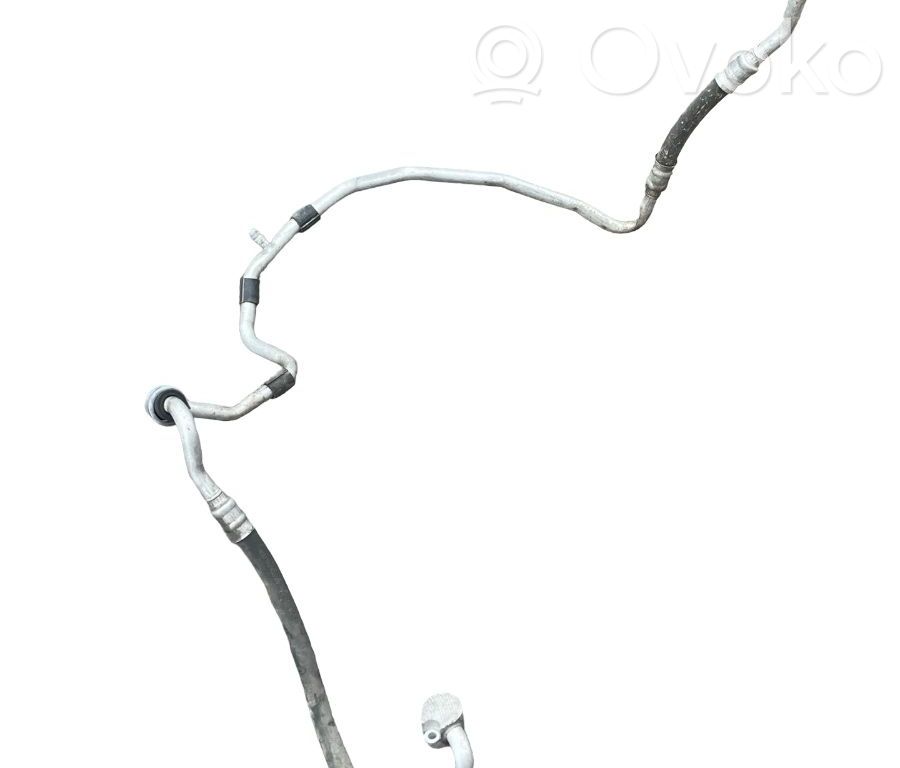 Ilmastointilaitteen putki (A/C)   1K0820743BQ
