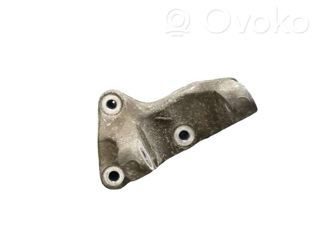 Engine mount bracket