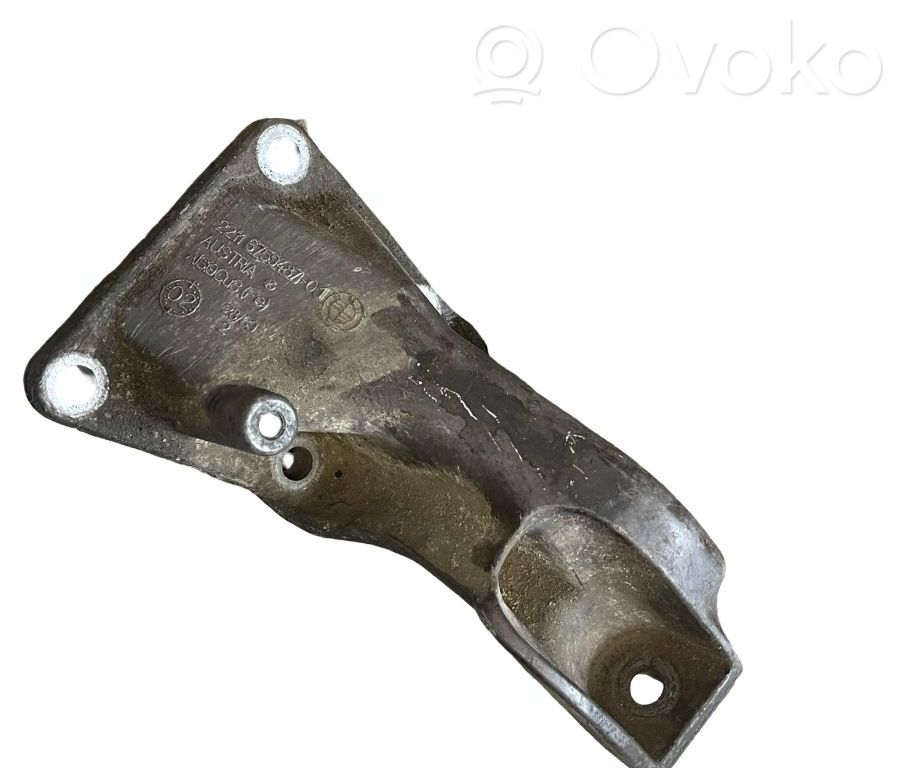 Engine mount bracket   675948701