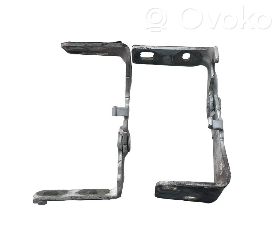 Engine bonnet/hood hinges   65677
