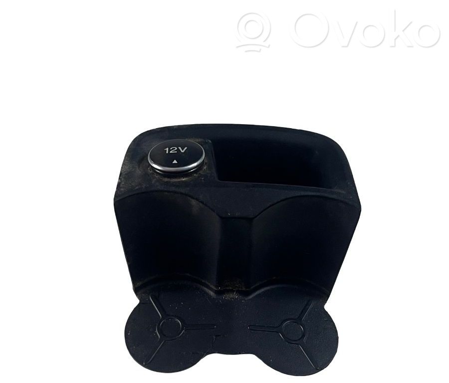 Ford Focus Zigarettenanzünder vorne 