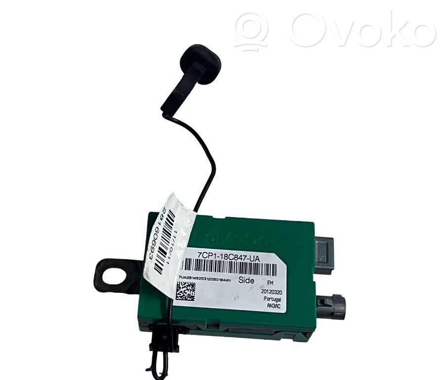 Amplificador de antena aérea   7CP118C847UA