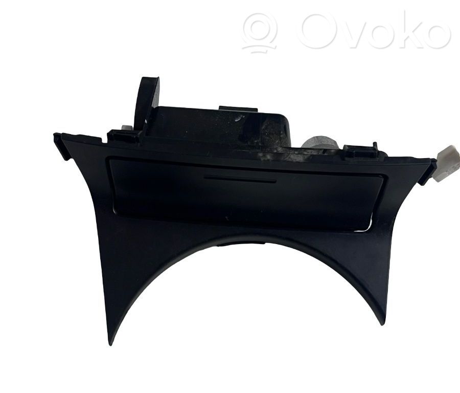 Aschenbecher vorne   92122AG210