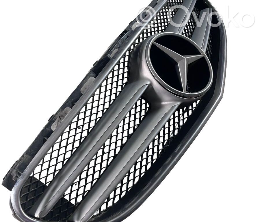 Rejilla delantera   A2128850822