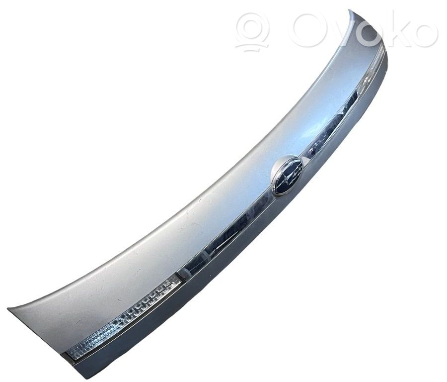 Moldura de la puerta trasera   91711AG040