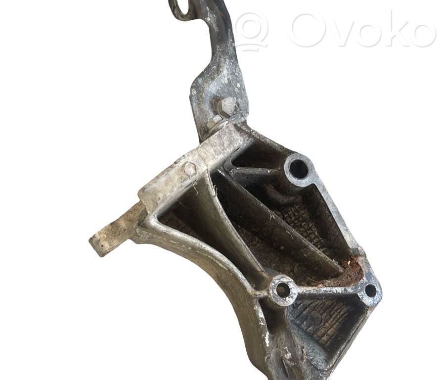 Soporte de montaje del motor