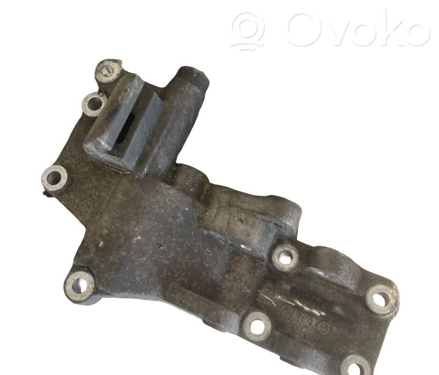 Head Valve Retaining Insert/Retainer   04891592AA
