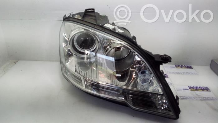 Mercedes-Benz ML W164 Lampa przednia 