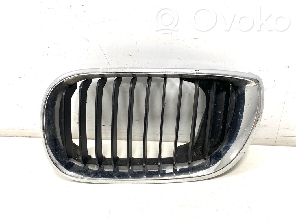 BMW 3 E46 Grille calandre supérieure de pare-chocs avant 