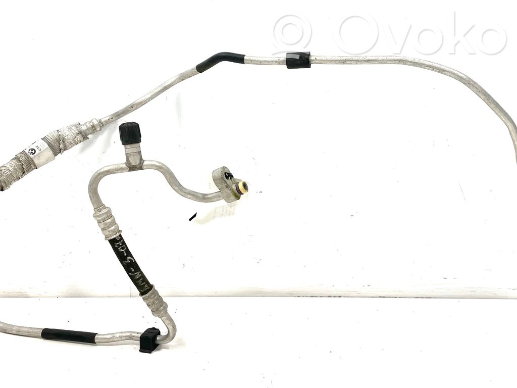 BMW 3 E90 E91 Ilmastointilaitteen putki (A/C) 