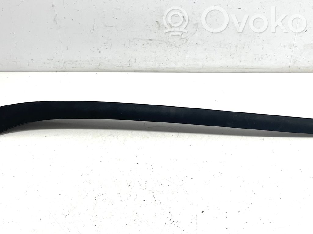 Windshield trim   5P0854542F,5P0854542F,5P0854320C,AR310180