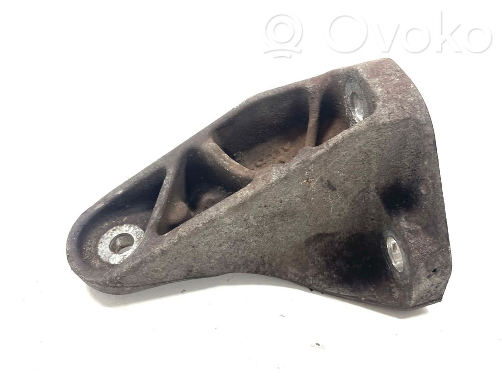 Jaguar X-Type Engine mounting bracket 