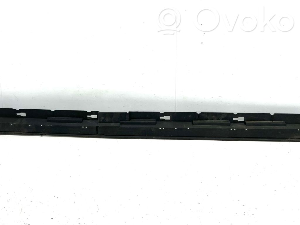 Mazda CX-7 Sill supporting ledge 