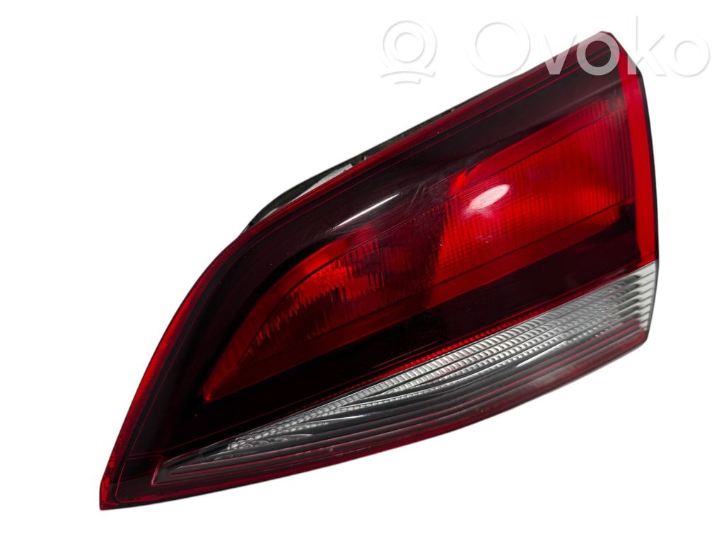 Opel Astra K Lampy tylnej klapy bagażnika 