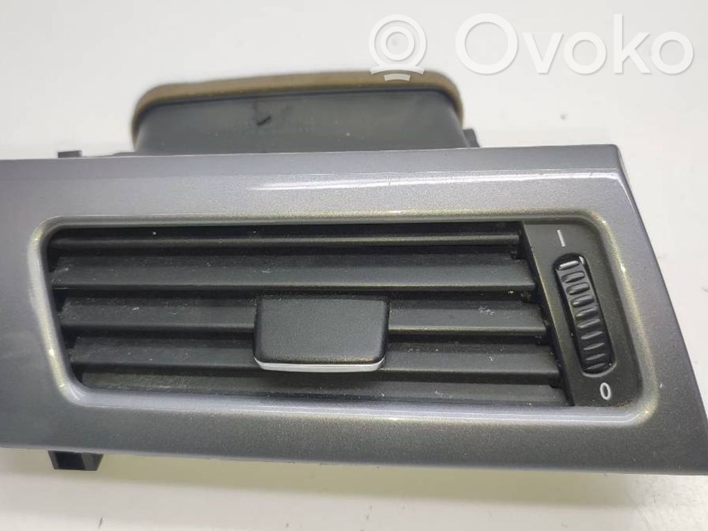 BMW 5 E60 E61 Centrinės oro grotelės 