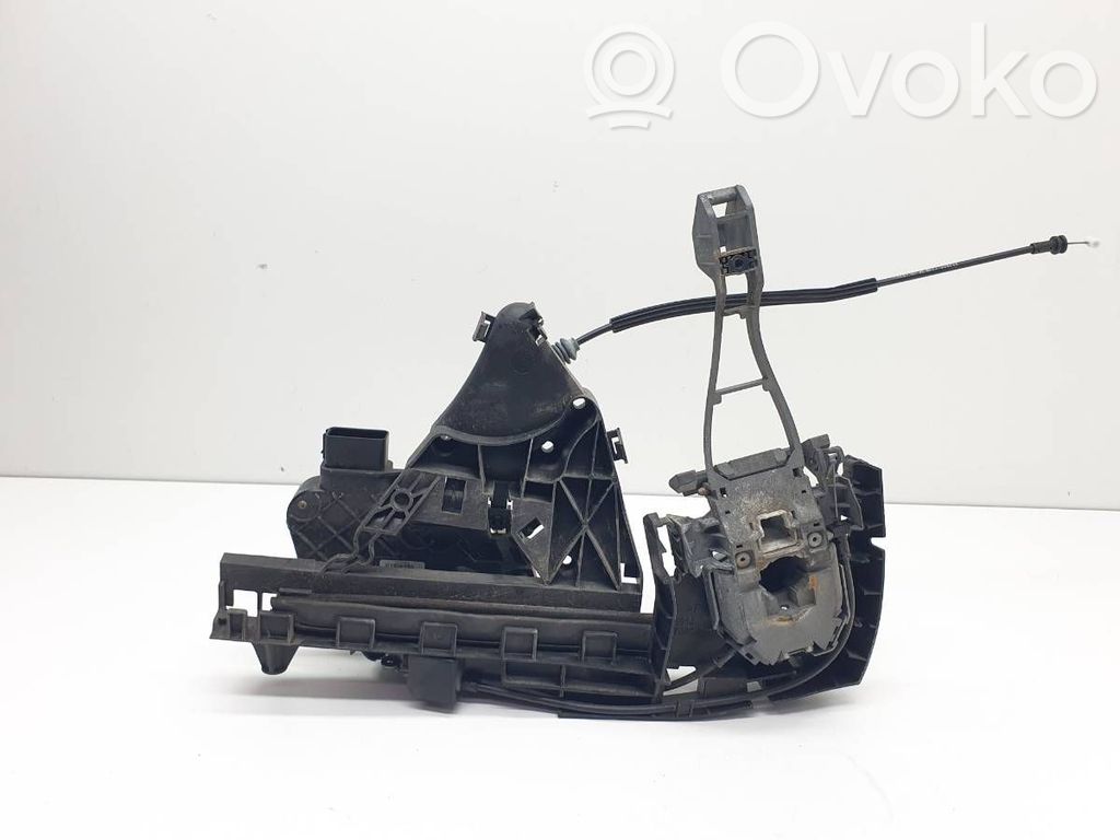 Volvo V50 Priekšpusē slēdzene 