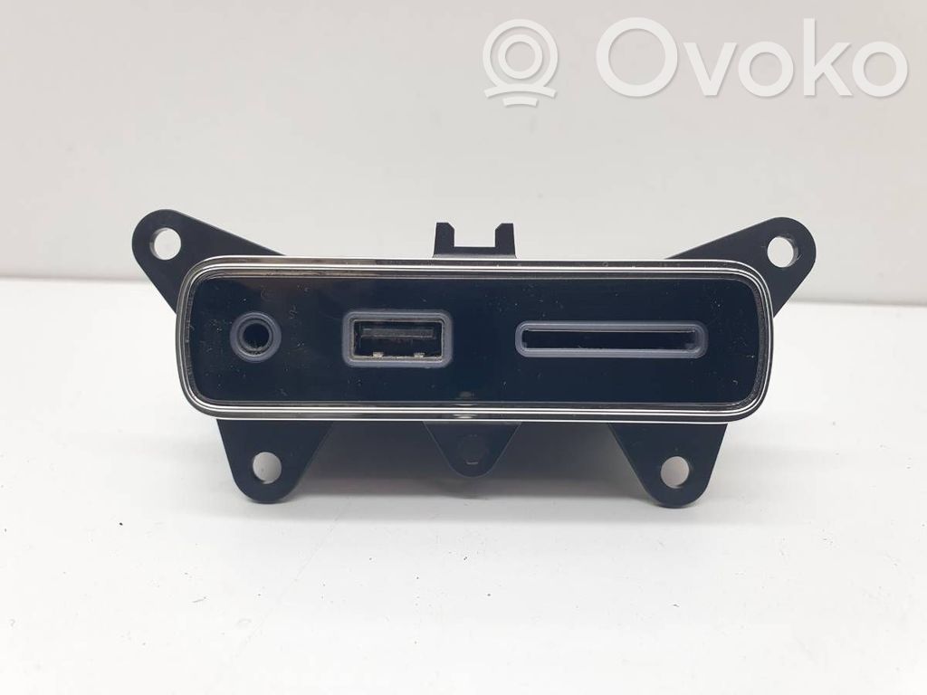 USB socket connector   68141322AA