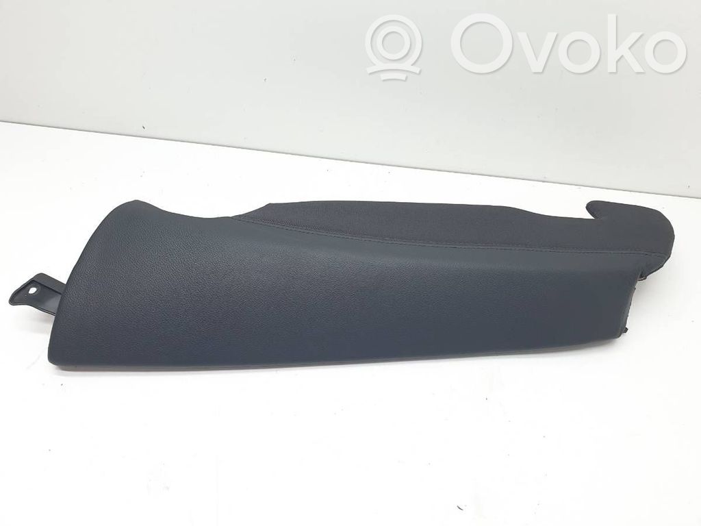 Trunk/boot side trim panel
